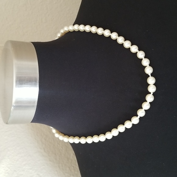 Jewelry - Silver Pearl Necklace